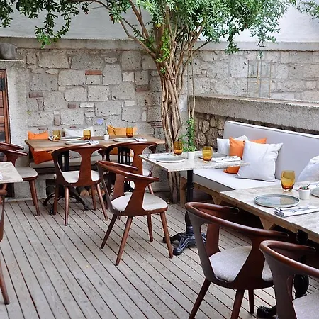 Agrumi Gastropub & Hotel