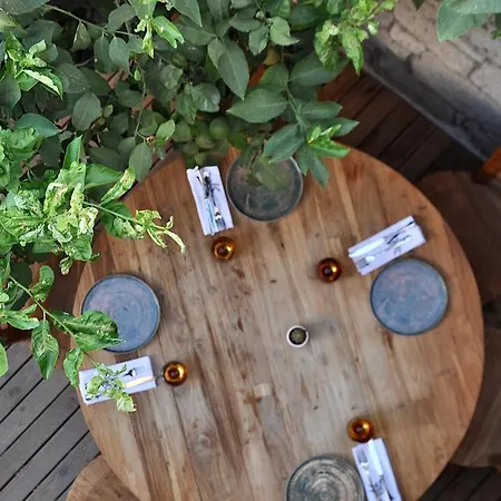 Agrumi Gastropub & Izmir